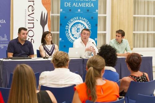 El Patio de Luces se convierte en 'aula' del Curso de Verano 'Cultura del Vino' de la UAL