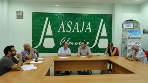 ASAJA y el nuevo concejal de Agricultura de Roquetas analizan las prioridades de este sector en el municipio