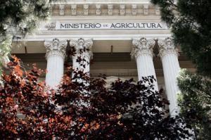 El Gobierno subirá los presupuestos para seguros agrarios, regadíos y bosques