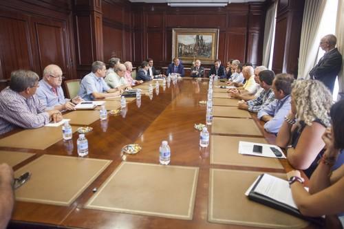 Diputación se reúne con los regantes de la provincia