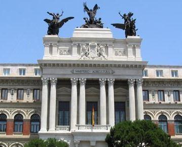 El superávit comercial del sector agroalimentario y pesquero en el periodo agosto 2014–julio 2015 alcanza un récord histórico de más de 10.000 millones de euros
