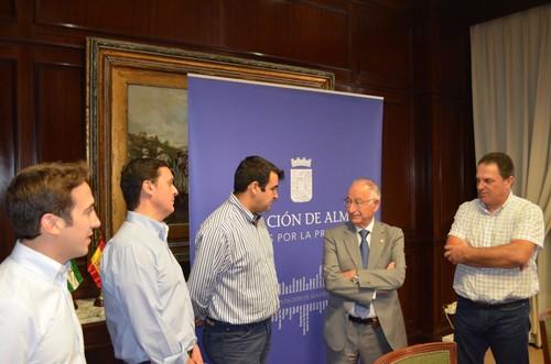 Diputación estudia crear una Mesa Provincial para defender los intereses de la Agricultura
