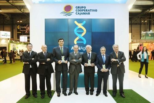 Cajamar entrega su distinción ‘ADN Agro’ a ICEX, Marca España y Fepex