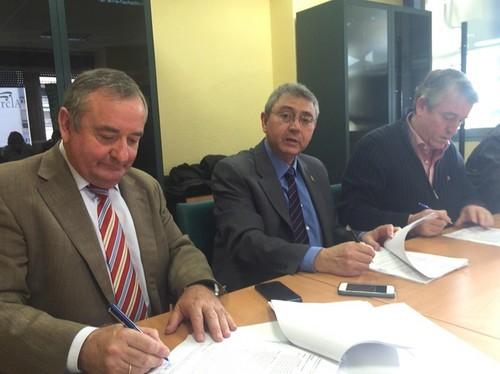 Cooperativas Agro-alimentarias de Jaén firma el convenio colectivo para la industria del aceite y sus derivados