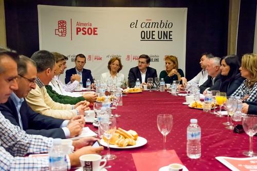 El PSOE facilitará a los agricultores agua suficiente y a un precio asequible junto a una tarifa eléctrica flexible