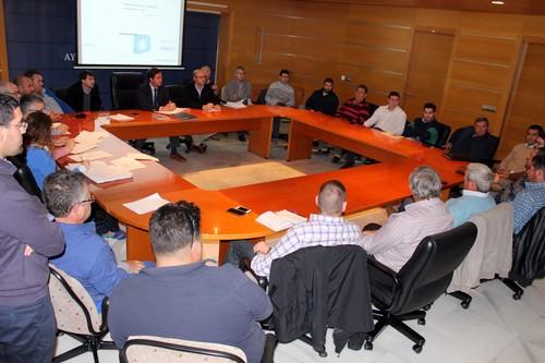 El gobierno local se reúne con el sector empresarial de estructuras de invernaderos y da a conocer el borrador de la futura ordenanza de recogida de pluviales