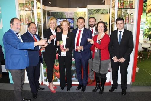 Carmen Ortiz señala la importancia de participar en ferias como Fruit Logistica para abrir nuevos mercados