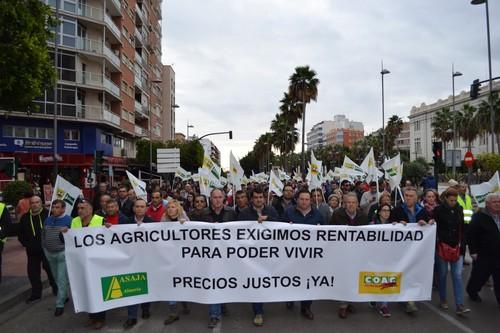 ASAJA y COAG piden al MAGRAMA que se incrementen los precios de retirada de las hortalizas