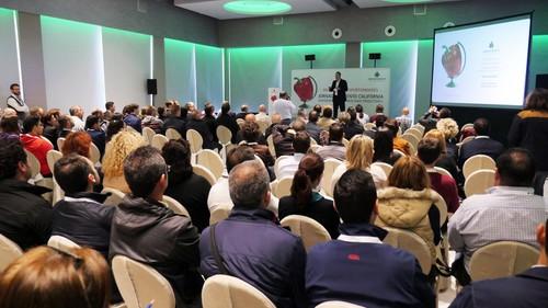 Zeraim analiza en Almería las oportunidades de negocio del mercado mundial de pimiento california