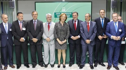 La Junta firma un convenio con 10 entidades financieras para que faciliten préstamos favorables a jóvenes agricultores
