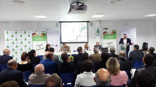 Asaja indica que los inversores agroalimentarios amenazan la continuidad de las explotaciones familiares de la provincia