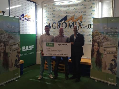 BASF  entrega del premio ‘Viaje a la Riviera Maya’ al ganador de la campaña de Signum® WG