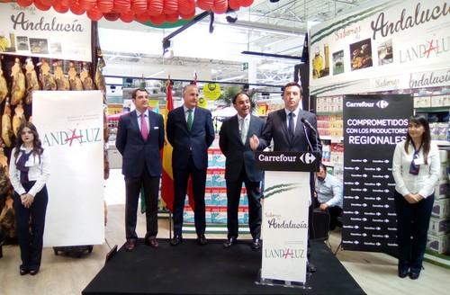 La producción agroalimentaria andaluza se promociona en 21 hipermercados de Madrid a través de 'Sabores de Andalucía'