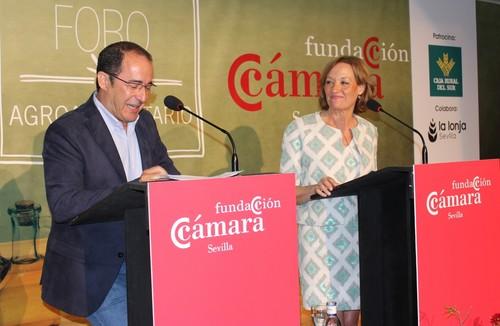 Carmen Ortiz reafirma el respaldo de la Junta al sector agroalimentario ante el reto de crecer en valor añadido