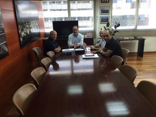 El concejal de Agricultura ejidense se reúne con el delegado del ramo para conocer la nueva convocatoria del Plan de Caminos Rurales