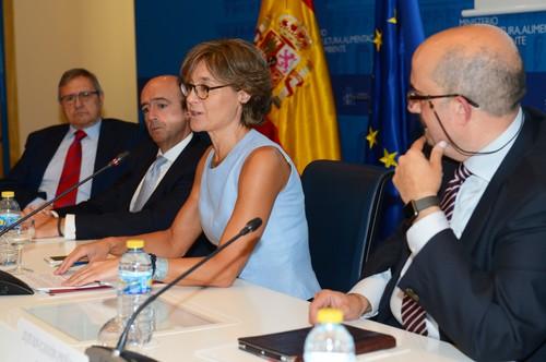 Isabel García Tejerina: “España se está convirtiendo en una potencia alimentaria en el mundo”