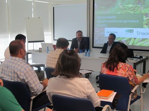 Extenda y Tecnova muestran a empresas de la industria auxiliar agrícola las oportunidades de negocio en Ecuador