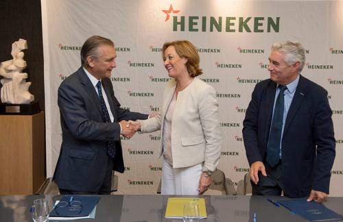 El Ifapa y Heineken firman un acuerdo para estudiar un sistema de cultivo combinado de cebada con olivar