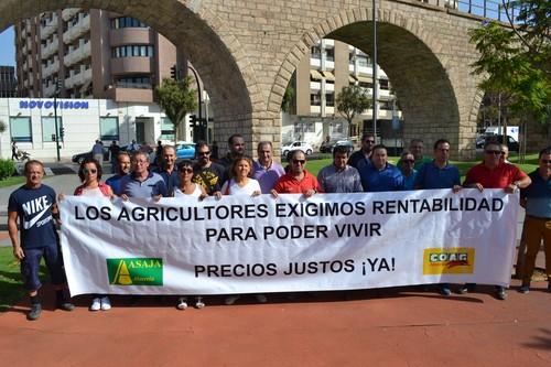 ASAJA y COAG piden al comercio que tenga presente a los agricultores a la hora de poner los precios