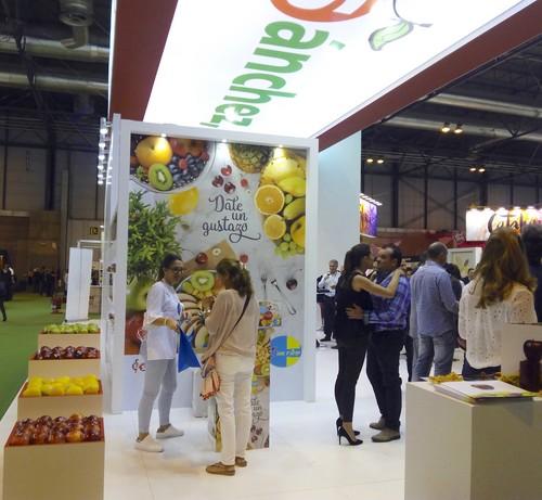 Frutas E. Sánchez presenta en Fruit Attraction Qué Rica, su marca de frutas premium, con la campaña ‘Date un gustazo’