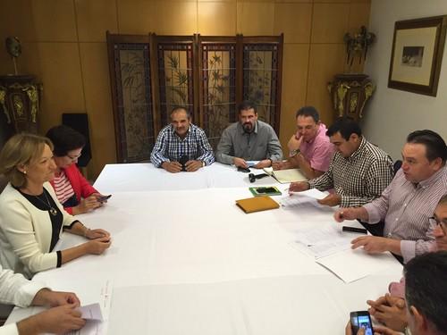 Carmen Ortiz emplaza a los productores a aunar esfuerzos con el fin de defender unos precios justos para los agricultores
