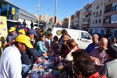 COAG reivindica precios justos para el agricultor con una venta directa de hortalizas