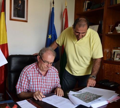 Vícar estudia incorporar una normativa que regule la recogida de aguas pluviales en los invernaderos del municipio
