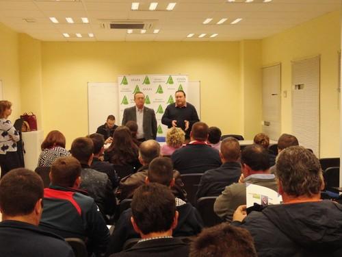 ASAJA convoca en Roquetas a un centenar de agricultores para informarles sobre la ayuda de modernización