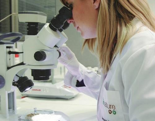 La Cátedra de Idai Nature pone en marcha un proyecto de investigación para ayudar a Elvira Roda, 'la chica burbuja'