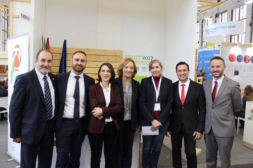 Más de 1.100 empresas andaluzas exportan frutas y hortalizas a 102 países, principalmente a mercados de la UE