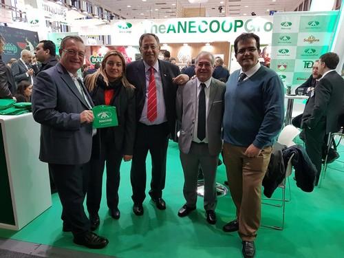 Los contactos comerciales marcan la segunda jornada de las empresas almerienses en  Fruitlogística