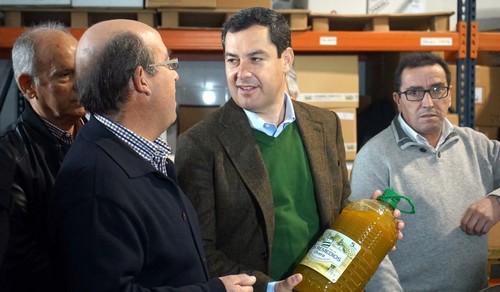 Juanma Moreno reclama “más apoyo e inversión” para el sector agroalimentario