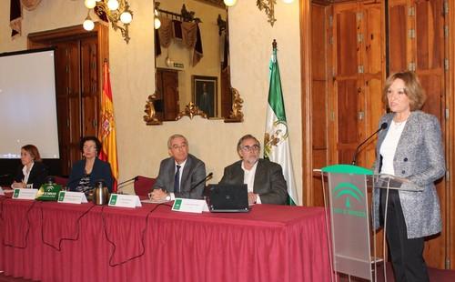 Carmen Ortiz anima a los almerienses a trasladar su liderazgo en piedra y agroalimentación al resto de industrias provinciales