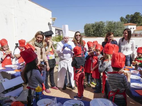 Diputación y Caparrós inician en Arboleas su ruta para fomentar los hábitos alimentarios saludables