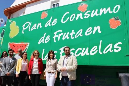 El Frutibús de la Junta apuesta por el juego para difundir entre los escolares los beneficios de una dieta equilibrada