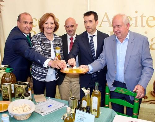Aumenta un 39% el valor de las exportaciones andaluzas de aceite de oliva en los 5 primeros meses de campaña 2016-17