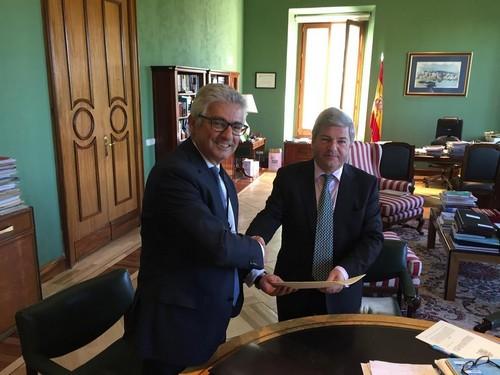 AECOC y el MAPAMA aunarán esfuerzos en la mejora de la competitividad, transparencia y sostenibilidad del sector agroalimentario español