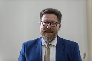 El consejero de Agricultura resalta el 'firme respaldo' de la Junta al sector del olivar por su enorme importancia económica y social