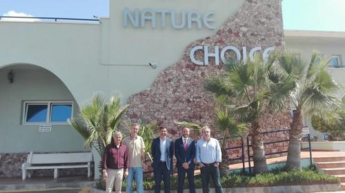 El director general de Relaciones Laborales de la Junta vista la empresa Nature Choice