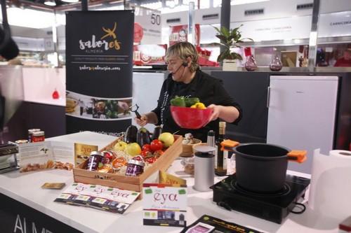 Las empresas de ‘Sabores Almería’ debutan en el espacio ‘Almería Cocina’ del Mercado Central