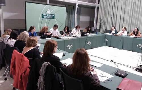 Junta y organizaciones agrarias avanzan en su apuesta por lograr la igualdad real de mujeres y hombres en cooperativas