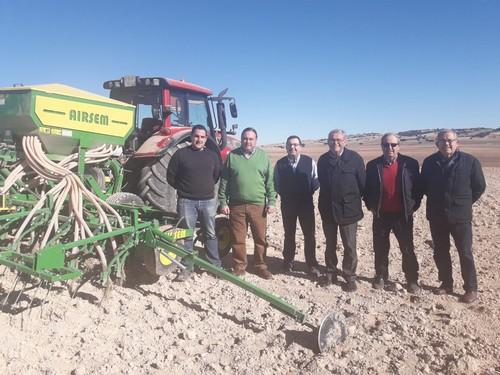 Asaja y el subdelegado del Gobierno se reúnen con productores de cereal de Los Vélez para analizar las previsiones de la cosecha