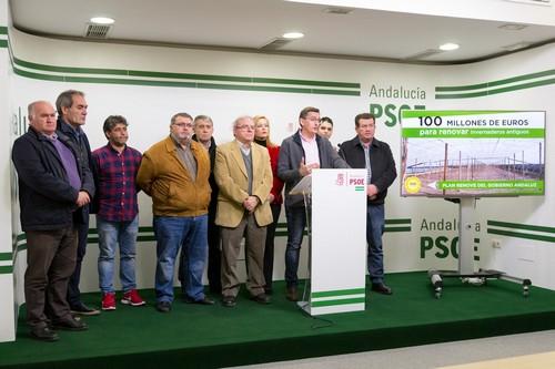 El PSOE destaca el “compromiso con hechos” de la Junta con la agricultura de Almería, frente a un PP 