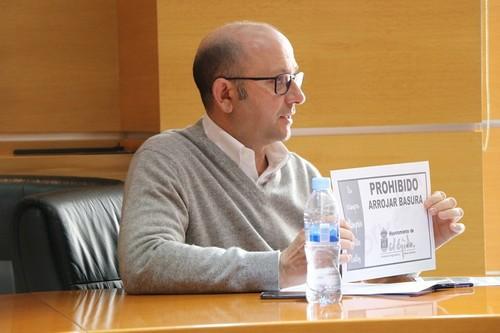 El Ayuntamiento de El Ejido exige a la Junta una solución inmediata al grave problema que sufre el campo con el abandono de más de un millón de kilos de plásticos
