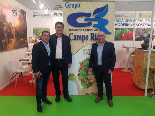 El alcalde de Adra visita Expolevante para apoyar a las empresas del municipio