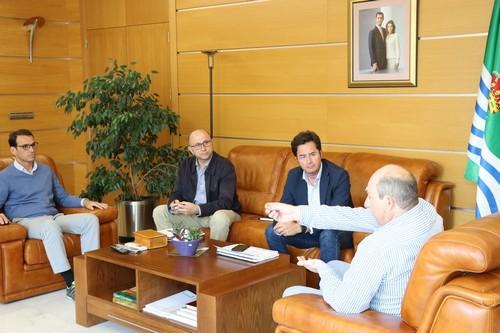 El Ayuntamiento de El Ejido y recicladores de plásticos exigen a la Junta una solución inmediata a la gestión de este tipo de residuos