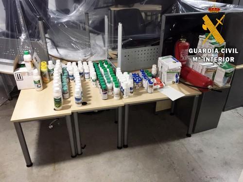 La Guardia Civil detiene a dos personas con los fitosanitarios que habían robado en La Mojonera
