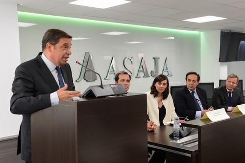 El ministro de Agricultura opina que el relevo generacional es una labor de Estado