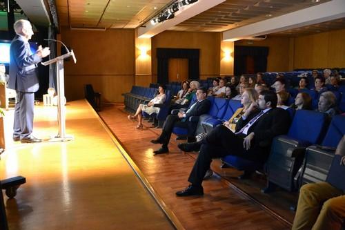 Roquetas vuelve a centrar el debate sobre el papel de la mujer en la agricultura en el Día de la Mujer Rural