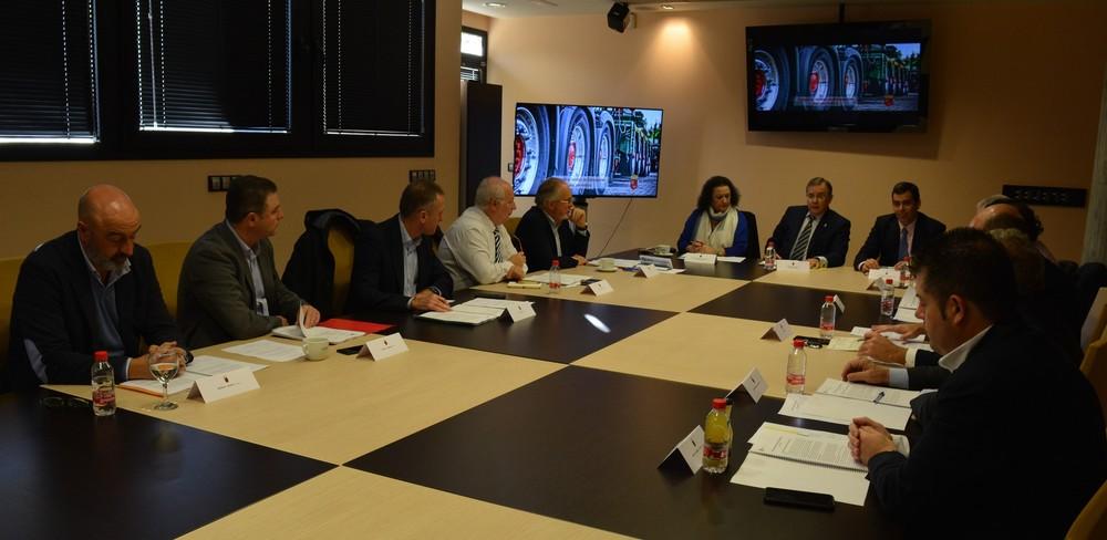 Murcia exige al Gobierno de España que haga cumplir el reglamento europeo de libre circulación de camiones en la frontera francesa